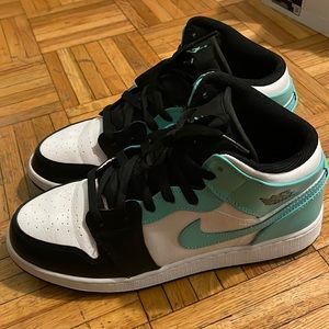 COPY - Nike Air Jordan 1 Mid (GS)